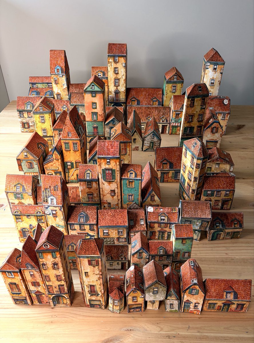 _Francis_co_Art's tweet photo. Miniature paper house packs available 🏚 https://t.co/hb5QMgCkCM