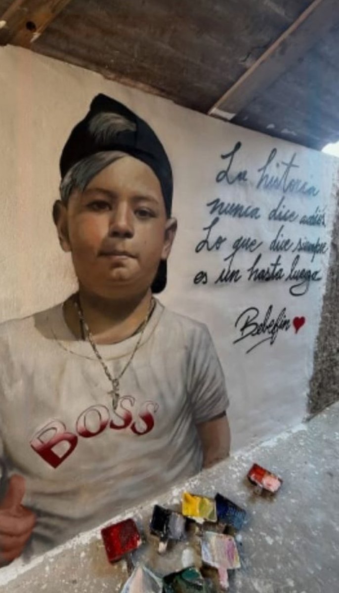 En el congourbano hicieron un mural en homenaje a chispita 

Héroe por salir a robar y ser usado como escudo humano por sus compañeros con "códigos de la calle"