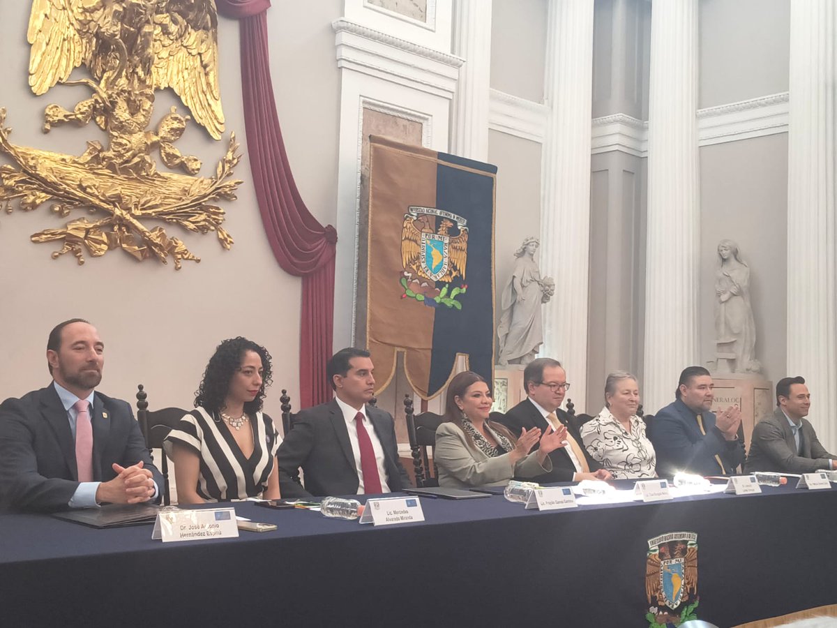 FIL Palacio de Minería tweet media