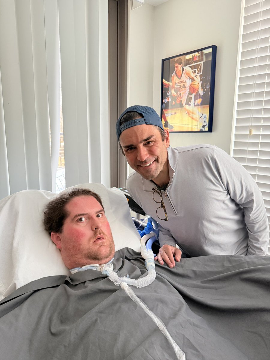 Pete Thamel tweet media