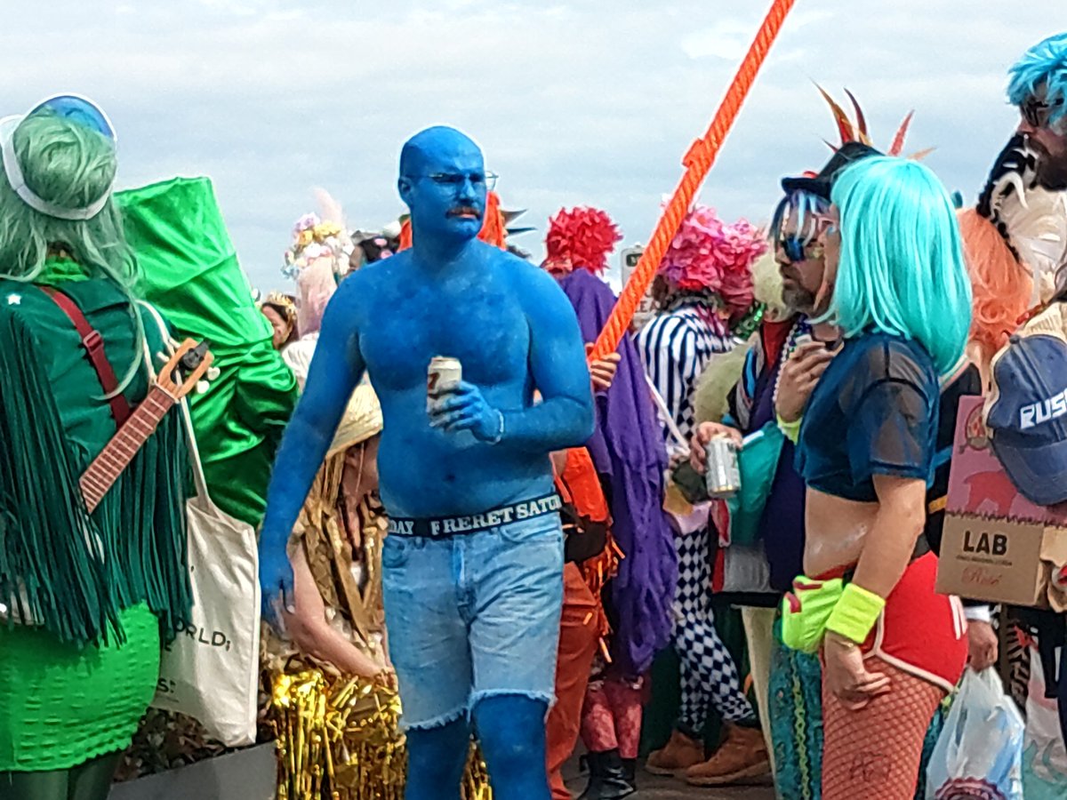 UserServiceDesk's tweet photo. "Honey, I blue myself" https://t.co/6DaBTmWgPg