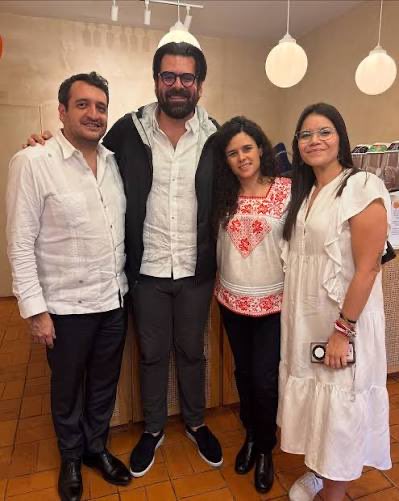 jorgegogdl's tweet image. La Barredora y Andy López Beltrán, infiltrados en el poder judicial de Tabasco a través de Madeleine Casasús Ruz, quien es hermana de Daniel Casasús y llegó al tribunal de disciplina judicial a través de la elección Judicial.

Los casasus son íntimos de Andy y la Barredora.