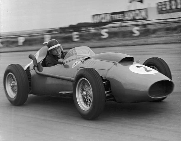 Rinoire's tweet image. #FerrariFriday
British GP #Silverstone 1958
#Ferrari D246 
Mike Hawthorn
Second position