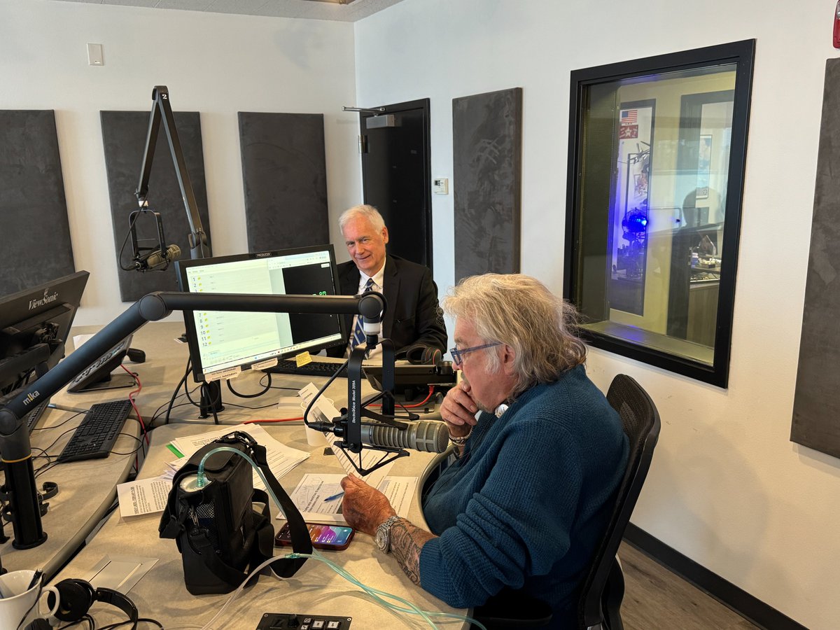 tommcclintock's tweet photo. Had the pleasure of being in the KMJ Studio yesterday with the great Ray Appleton.  You can listen to it here: https://t.co/ubOfNzCq4a https://t.co/yXeuRpkAfS