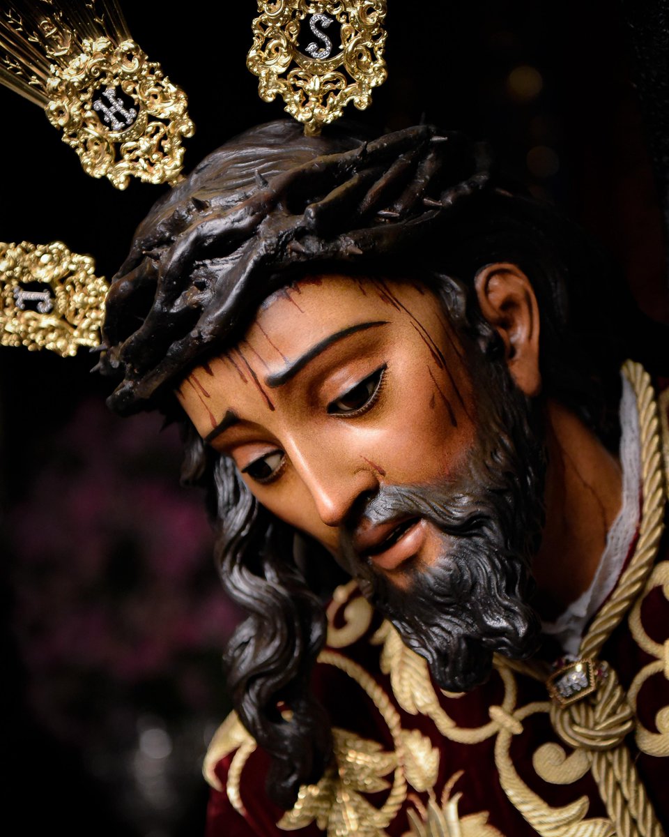 GALERÍA | El Santísimo Cristo de las Tres Caídas durante su devoto besamano en la Capilla de los Marineros 

📸 <a href="/_peedrojesus1/">Pedro Jesús</a>

#EsperanzaDeTriana