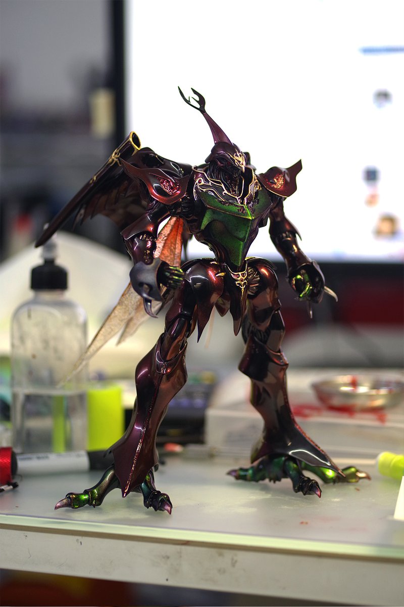 ソフビガレージキットのサーバイン剣以外は完成です。（腰のパーツは