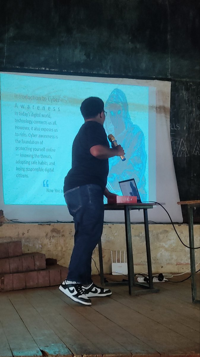 Razercogn's tweet photo. 📍Today, Razercogn successfully conducted a Cyber Kill Chain Awareness session at Dedza, Mtakataka Secondary School.
Students and staff were trained on:
Understanding how cyberattacks happen, Detecting phishing and online scams and Many and more!
@MACRAMALAWI @SavetheChildren https://t.co/vQlmxEljrm