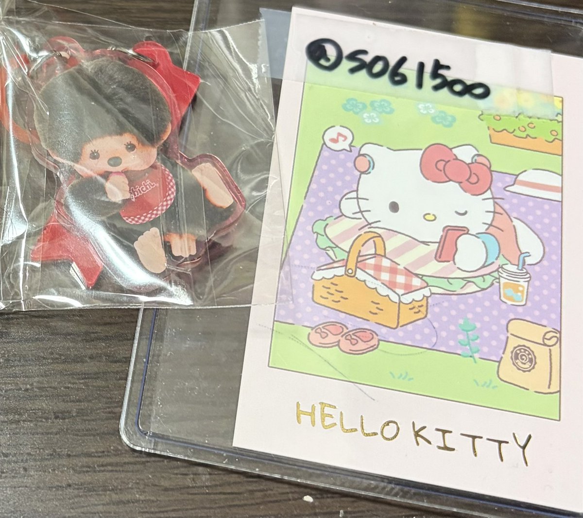 S0615oo's tweet photo. @__dxxy_6 初めまして、こんばんは
検索より失礼します 🙇‍♂️

A⇒Cとの1:1郵送交換は可能でしょうか??
ご検討の程よろしくお願いします！
深夜の通知にて申し訳ございません(；；) https://t.co/Hwo8inBgmB