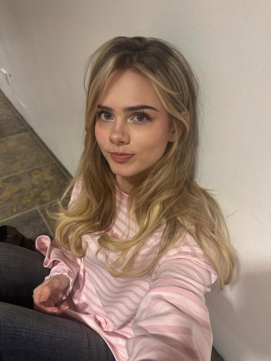 Nos vamos a visitar a la abuela y a la tía Day 🩷

<a href="/AudreyBlumer/">𝓐𝒖𝒅𝒓𝒆𝒚 𝓑𝒍𝒖𝒎𝒆𝒓 🐦</a> 
<a href="/lareinadelrojo/">Day + Ivito🤴🏻|| 43M❤ || 38M💍</a>