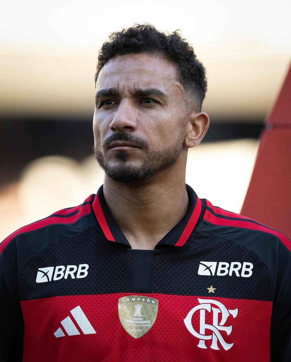 flamnzss's tweet photo. ESSE É O HOMEM! Danilo Luiz, herói do tetra e das causas sociais. Com um story botou um técnico aí no lugar dele. Não devemos ser omissos, não tomar partido é dizer de qual lado está. https://t.co/XfLpMkgVfb