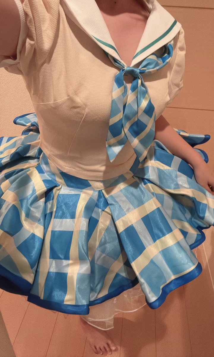 しわ！！アイロンします！！！！
パニエ2枚正解！問題は骨格的に終わってる