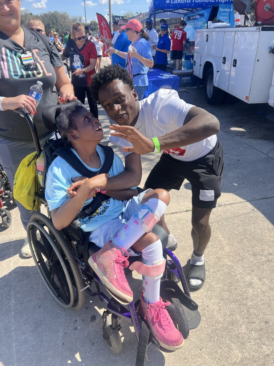 Coach Lat tweet media