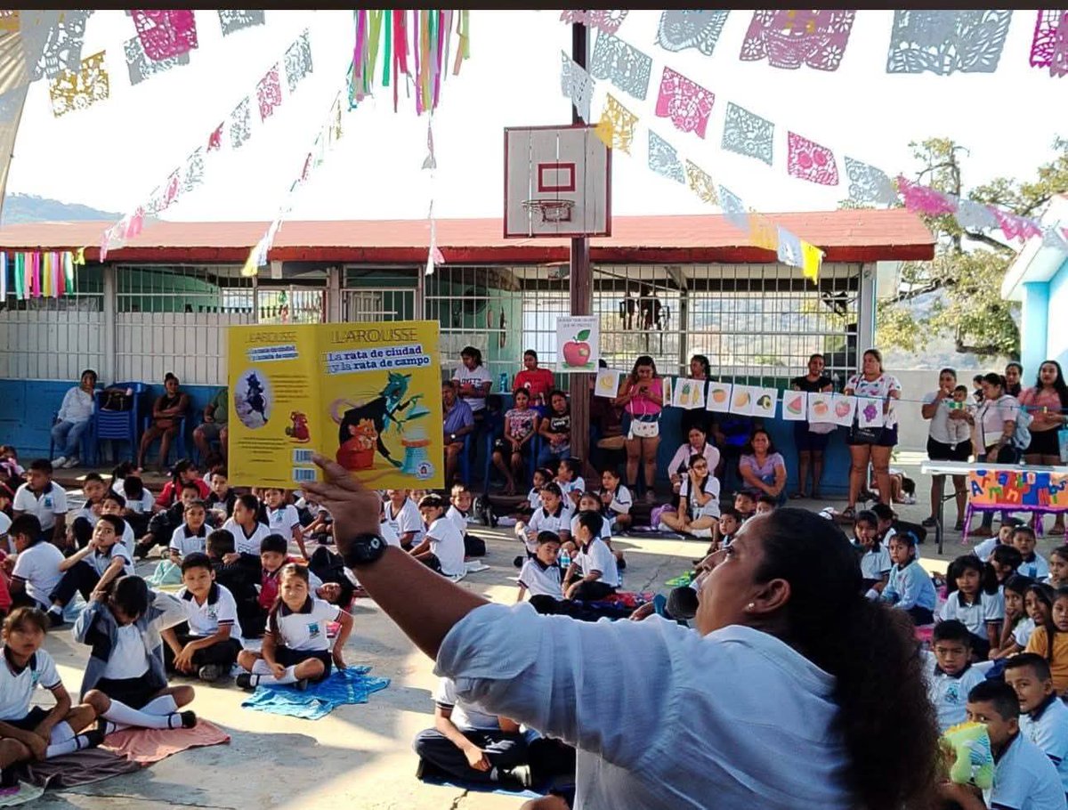 TEEC's tweet photo. Momentos que dejan huella.

Seguimos formando lectores.

Feria del Libro y la Lectura en tu Escuela https://t.co/2WwpjdVHHx