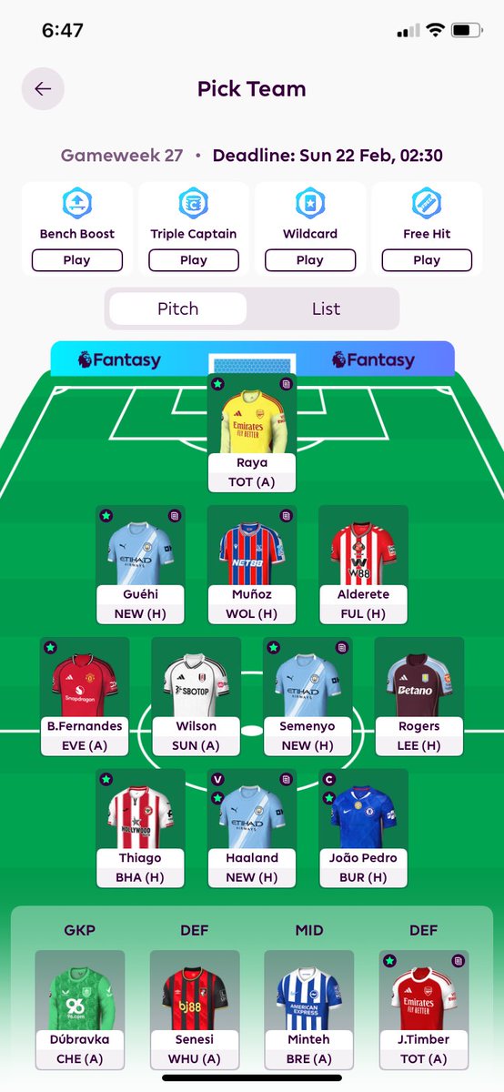 Kehlme's tweet photo. @FPLGOAT7 @thefplbois What changes should I make to the team and starting lineup? https://t.co/vlkKu3wI75