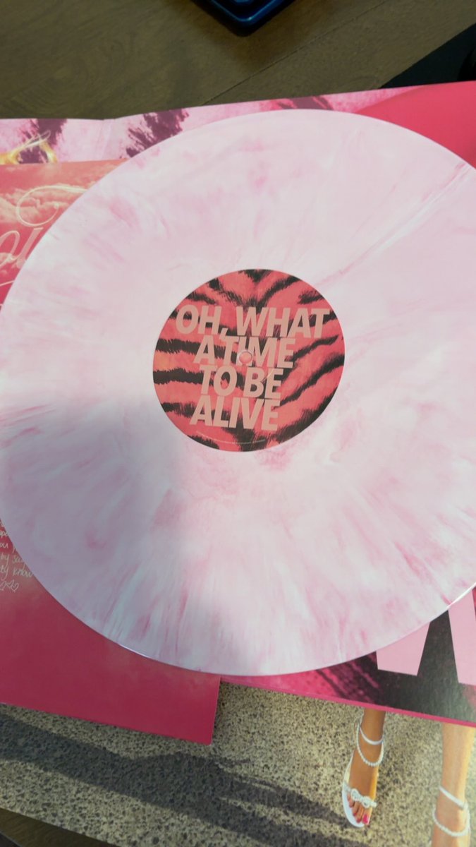 knockinboots24's tweet photo. @_megmoroney this album is amazing!! I’m on cloud 9 ;) #could9 #meganmoroney https://t.co/k0VLMr5Mgv
