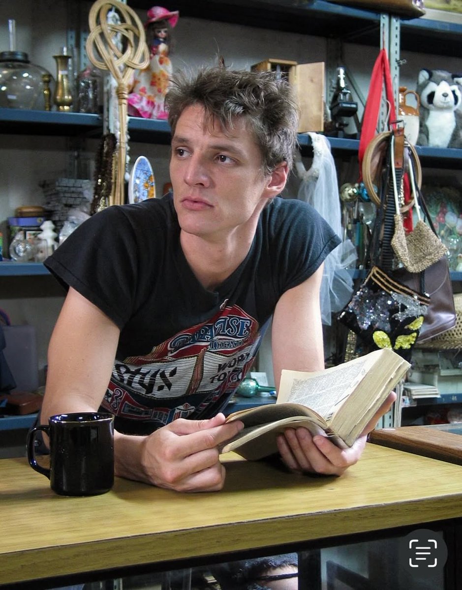 New still of young Pedro Pascal in ‘HERMANAS’ (2004) 

📸 jrockfoto | instagram