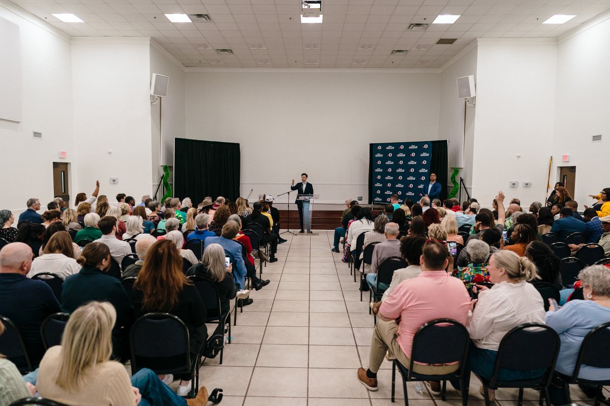 Jon Ossoff tweet media