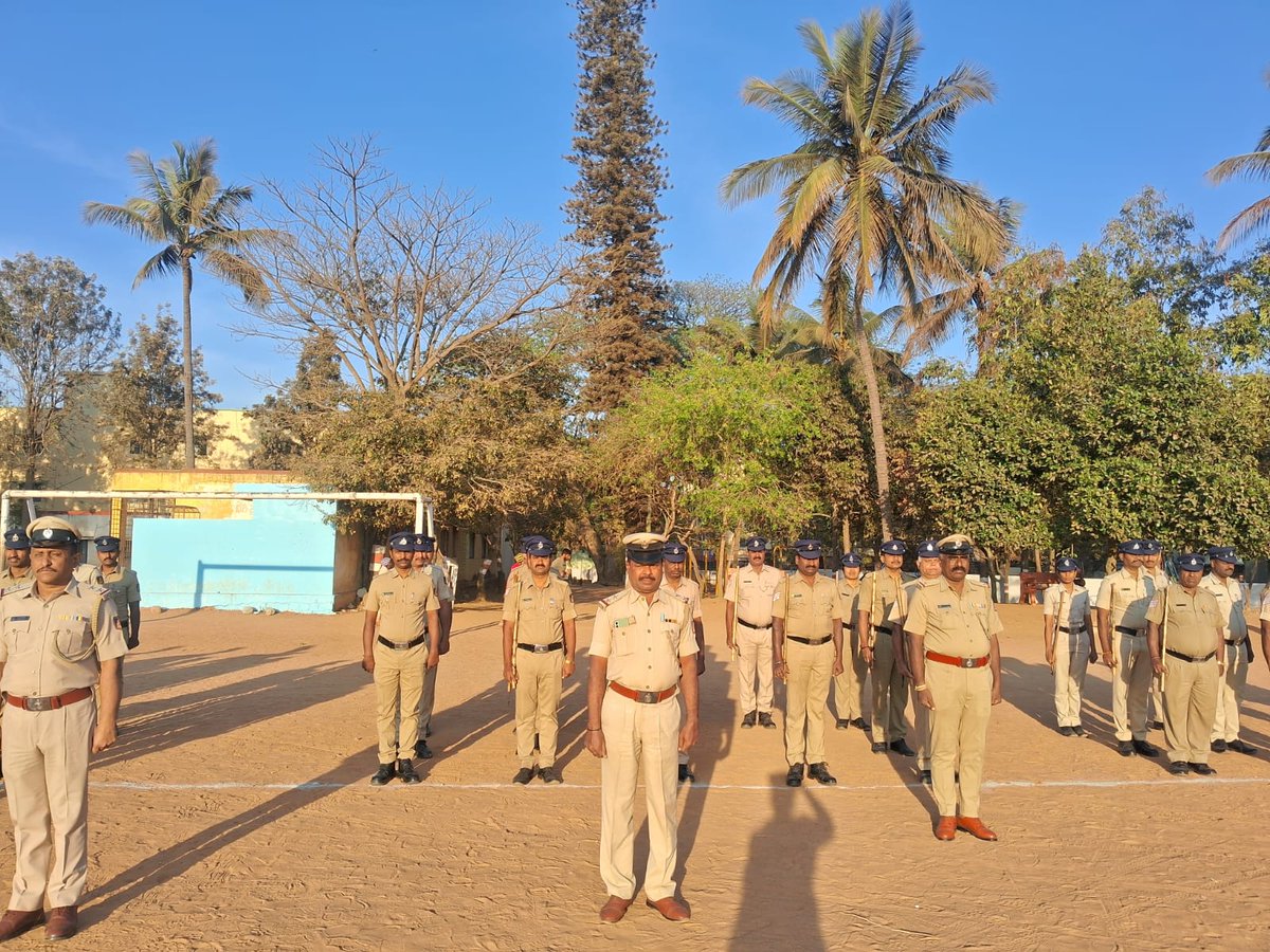 ಈ ದಿನ ಆನೇಕಲ್ ಉಪವಿಭಾಗ ಮಟ್ಟದಲ್ಲಿ ಪೊಲೀಸ್ ಅಧಿಕಾರಿ ಮತ್ತು ಸಿಬ್ಬಂದಿಗಳಿಗೆ ಪರೇಡ್ ಹಮ್ಮಿಕೊಳ್ಳಲಾಯಿತು.