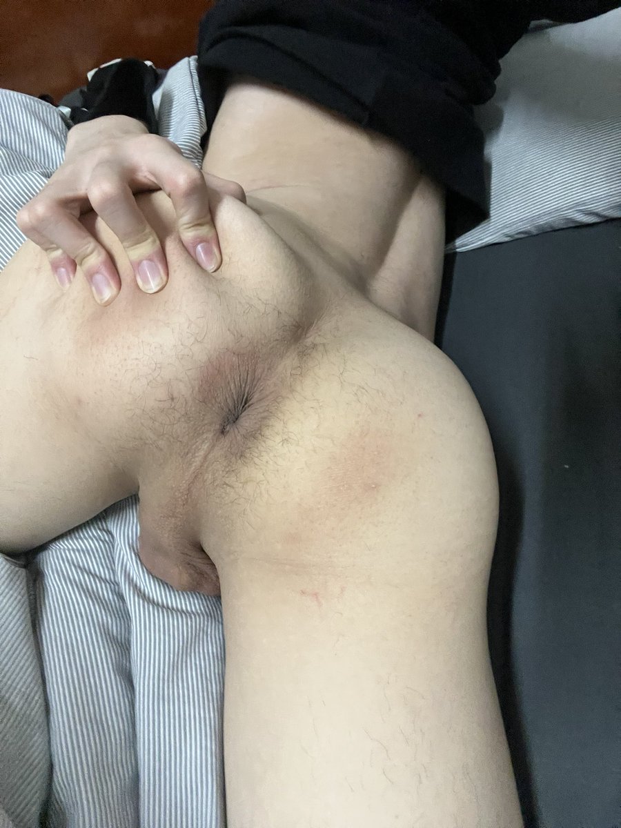 Ddly78's tweet photo. 不知道啊，我的身材很曼妙 #男大 #骚逼 https://t.co/GVoiYUpFjD