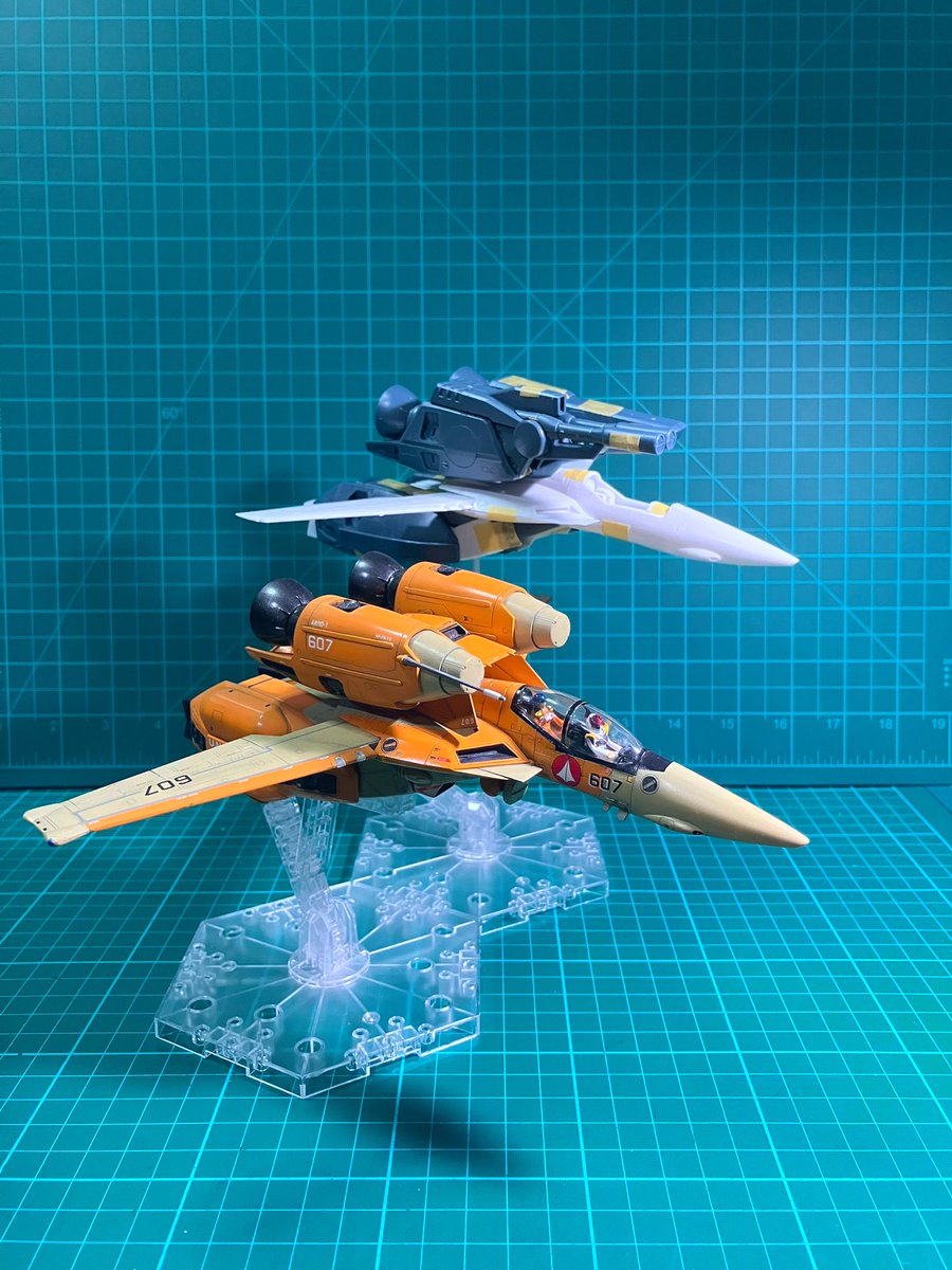 ハセガワ 1/72 VF-1S ストライク バルキリーの進捗です。飛びました