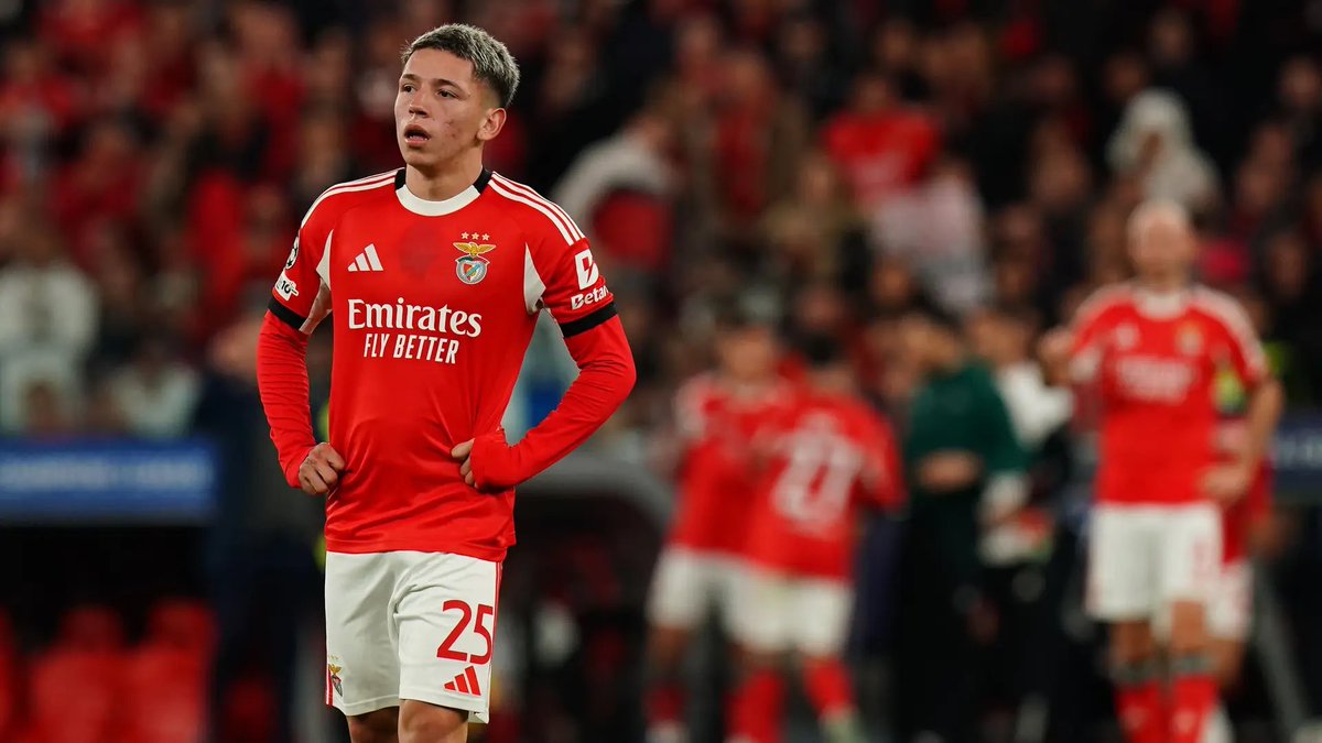 Gianluca Prestianni tem 20 anos. VINTE. Um miúdo com a vida e a carreira pela frente, a afirmar-se ao mais alto nível, e já a levar com difamações, insinuações e julgamentos públicos. Milhões comentam, mas poucos pensam. E a saúde mental? Agora já não interessa?

Sem a família e