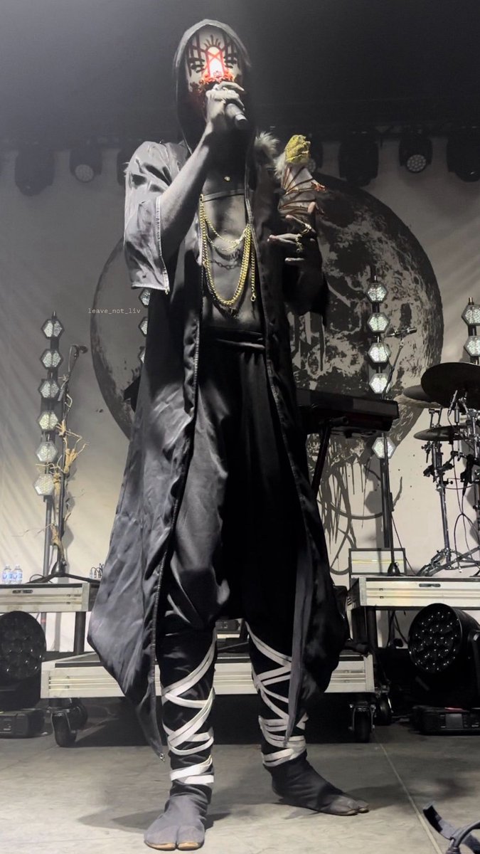 my favorite type of Vessel photo are the ones where he just looks like a guy in a costume