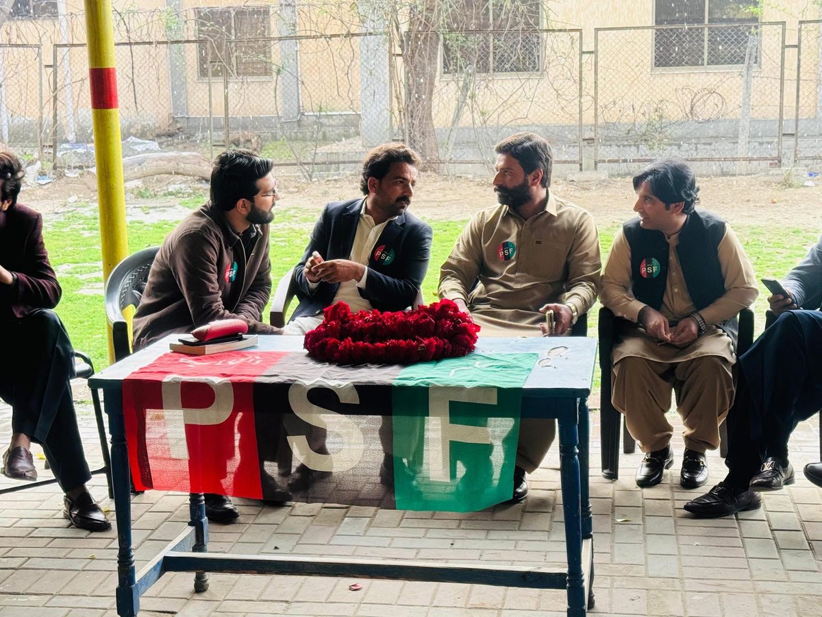 Psfpulhr's tweet photo. پی ایس ایف پنجاب یونیورسٹی کی طرف سے انفارمیشن سیکرٹری پاکستان پیپلز پارٹی ساہیوال ڈویژن رائے راشد ، سیکرٹری انفارمیشن پاکپتن مستنصر کامران بلوچ ، شہزاد وٹو (پی ایل ایف) کا جامعہ پنجاب آمد پر استقبال کیا گیا اور نئے عہدے سنبھالنے پر مبارکباد پیش کی گئی 
@BBhuttoZardari https://t.co/nVwRNjlrvH