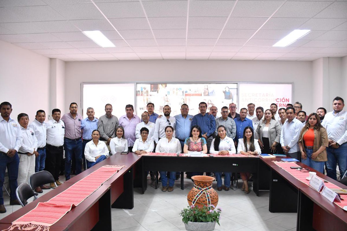 Ana Laura Romero Basurto presentó los lineamientos para la expedición de la constancia de representantes técnicos, donde se destacó la importancia de fortalecer los mecanismos de supervisión y garantizar que se realice con transparencia, legalidad y normatividad vigente.