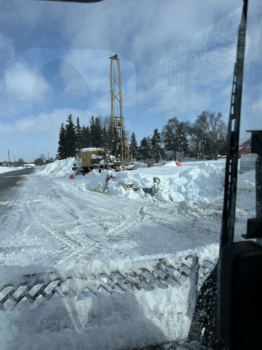 Friday flashback to a year ago…same week in February  #AardvarkDrilling was digging out a couple PQ rigs following a major snow storm. Whatever the weather, snow shovels or umbrellas, Aardvark takes pride in providing high quality service, equipment and personnel to any project!