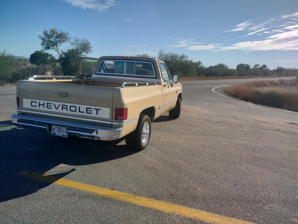 Me llevo casi un año arreglar detalles y documentos, ahora listo para que zumbe de nuevo, 37 años y creo que más de 800 000 km juntos.