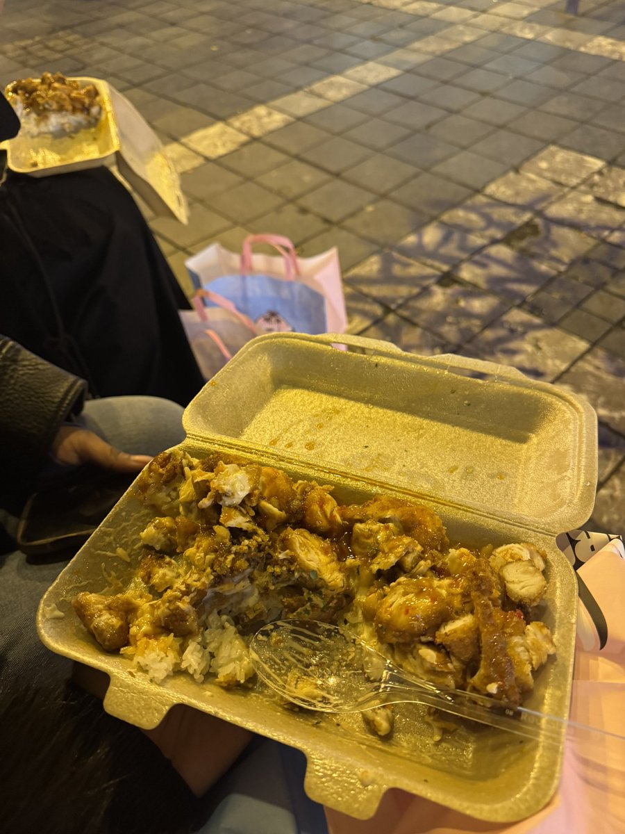 20 ans après j’ai enfin goûté, j’atteste que ça s’assoit à la table du pondu