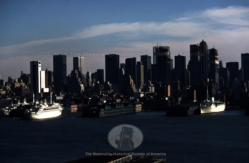 #OnThisDay in 1970, the ocean liners MICHELANGELO and CARIBIA are pictured in New York as seen from Weehawken, New Jersey. Photo by Joseph F. Braun. Braun Brothers Collections, SSHSA Archives.

See what more digitized images from this collection at bit.ly/BraunBrothersC….
