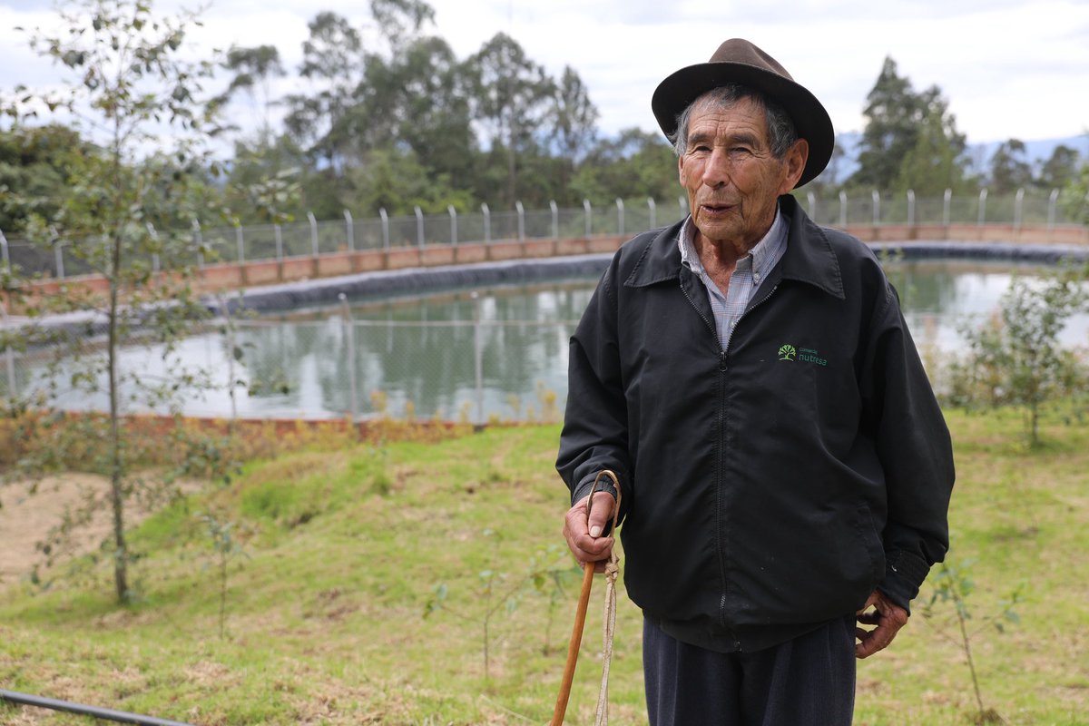 ¡Seguimos cumpliéndole al territorio! Esta vez llegamos a Chiquinquirá (Boyacá) con un nuevo Banco Municipal de Agua (BAMA) que captará y almacenará agua en temporada de lluvias para usarla en sequía, apoyar el campo y responder ante emergencias como incendios forestales.