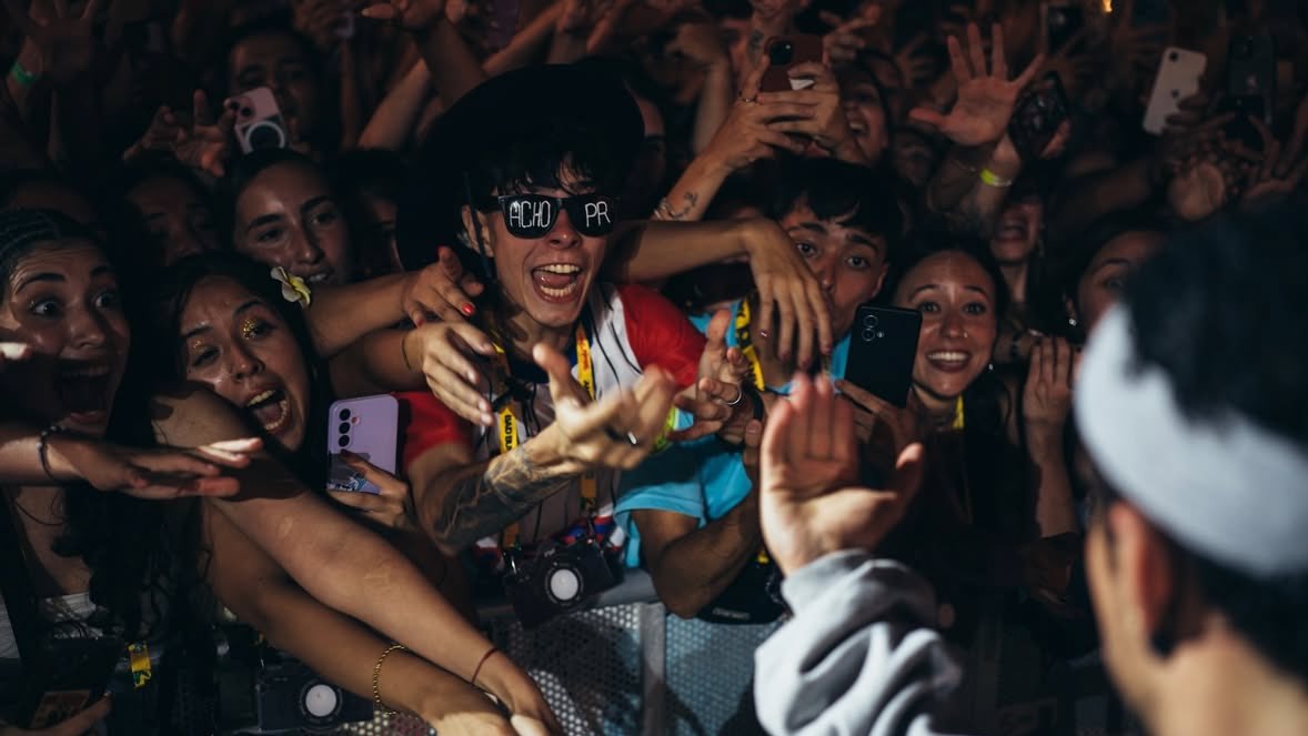badbunita's tweet photo. Bad Bunny en Argentina <3 https://t.co/M6ruVnJYmz