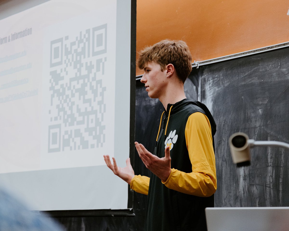They aren’t always in the spotlight, but our student managers are essential in making this thing go!

Happy #ManagerAppreciationWeek to our whole crew! We couldn’t do it without you!

#MizzouNOW