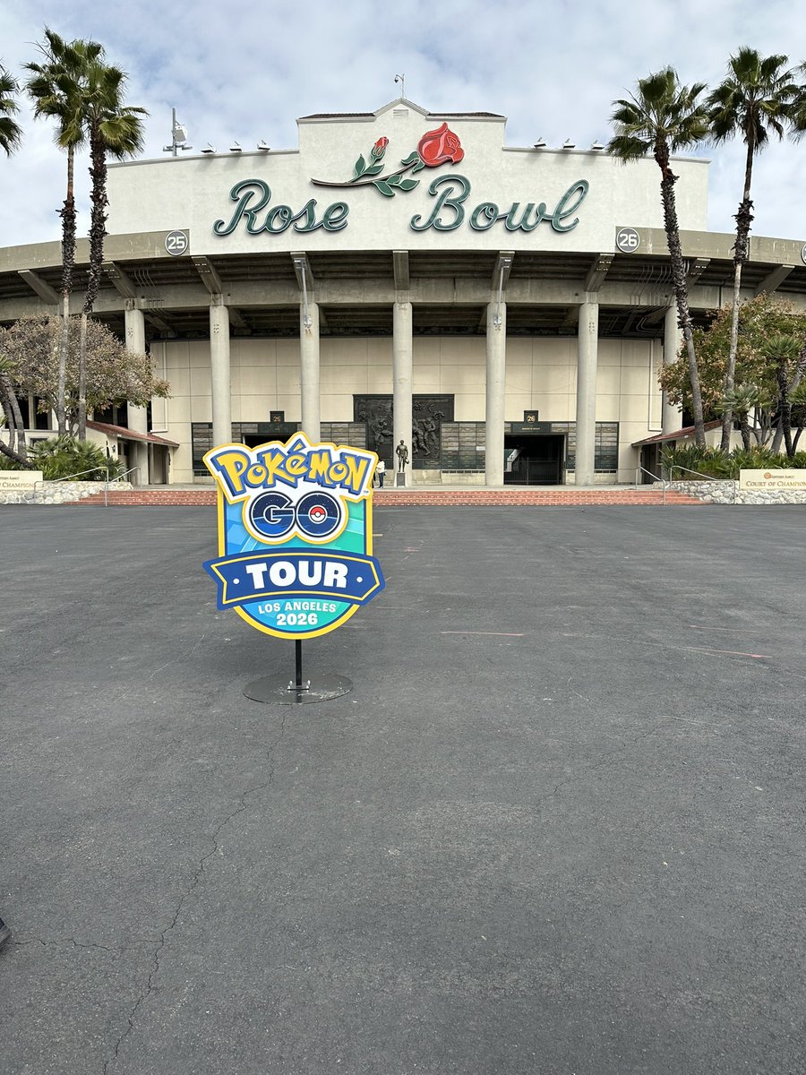 GUYS I MADE IT TO MY FIRST Go Fest #PokemonGO