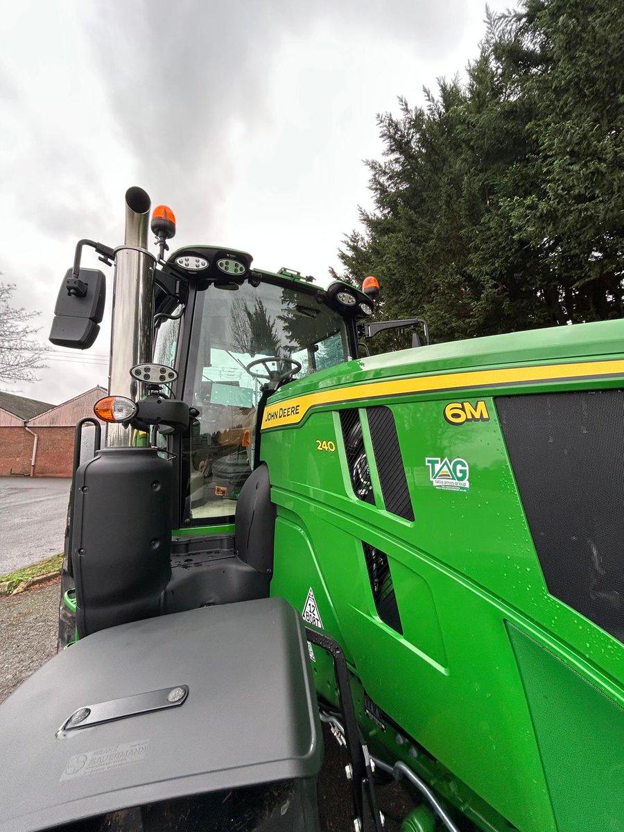tallisamosgroup's tweet image. 🚜😎🦌Magnificent 🟢John Deere 6M 240 heading out the gates at TAG Allscott, expertly prepared by the Allscott workshop and sold by Gaz Williams🤠👍

Many thanks for the business👍

@johndeere #johndeere #newtractor #6M #allscott #shropshire #tractor  #deerepower #deerefriend
