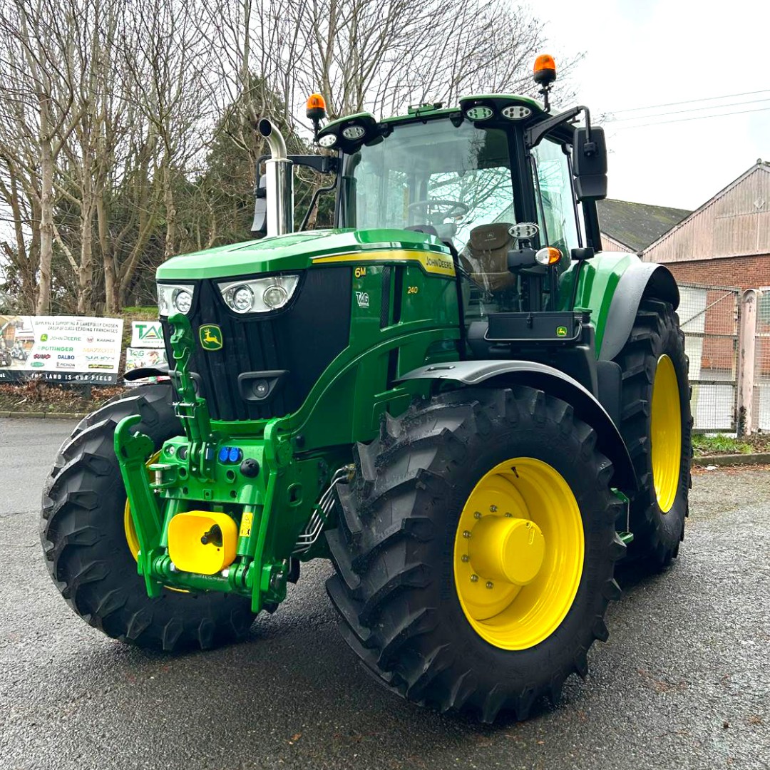 tallisamosgroup's tweet image. 🚜😎🦌Magnificent 🟢John Deere 6M 240 heading out the gates at TAG Allscott, expertly prepared by the Allscott workshop and sold by Gaz Williams🤠👍

Many thanks for the business👍

@johndeere #johndeere #newtractor #6M #allscott #shropshire #tractor  #deerepower #deerefriend