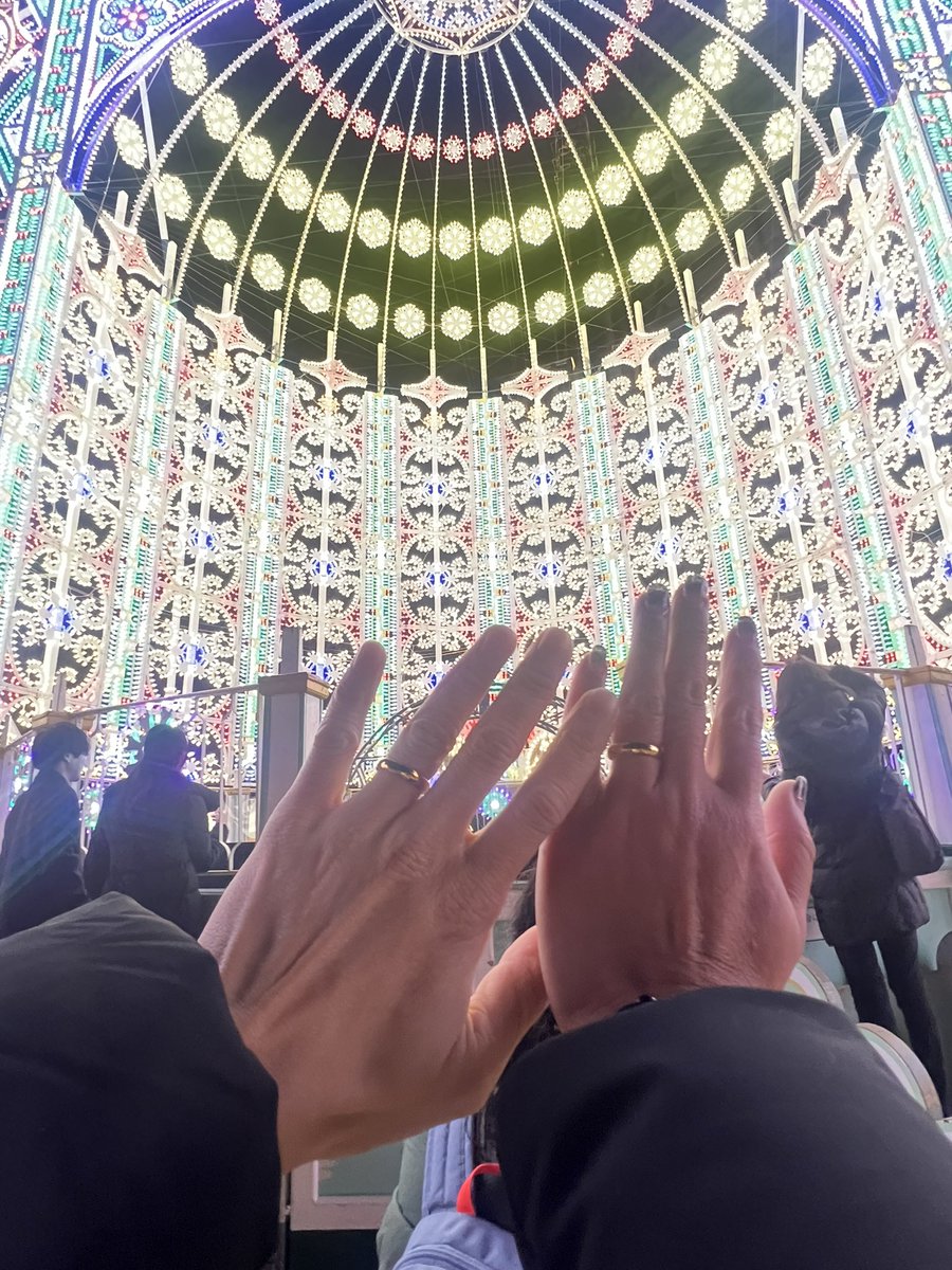 えいらん tweet media