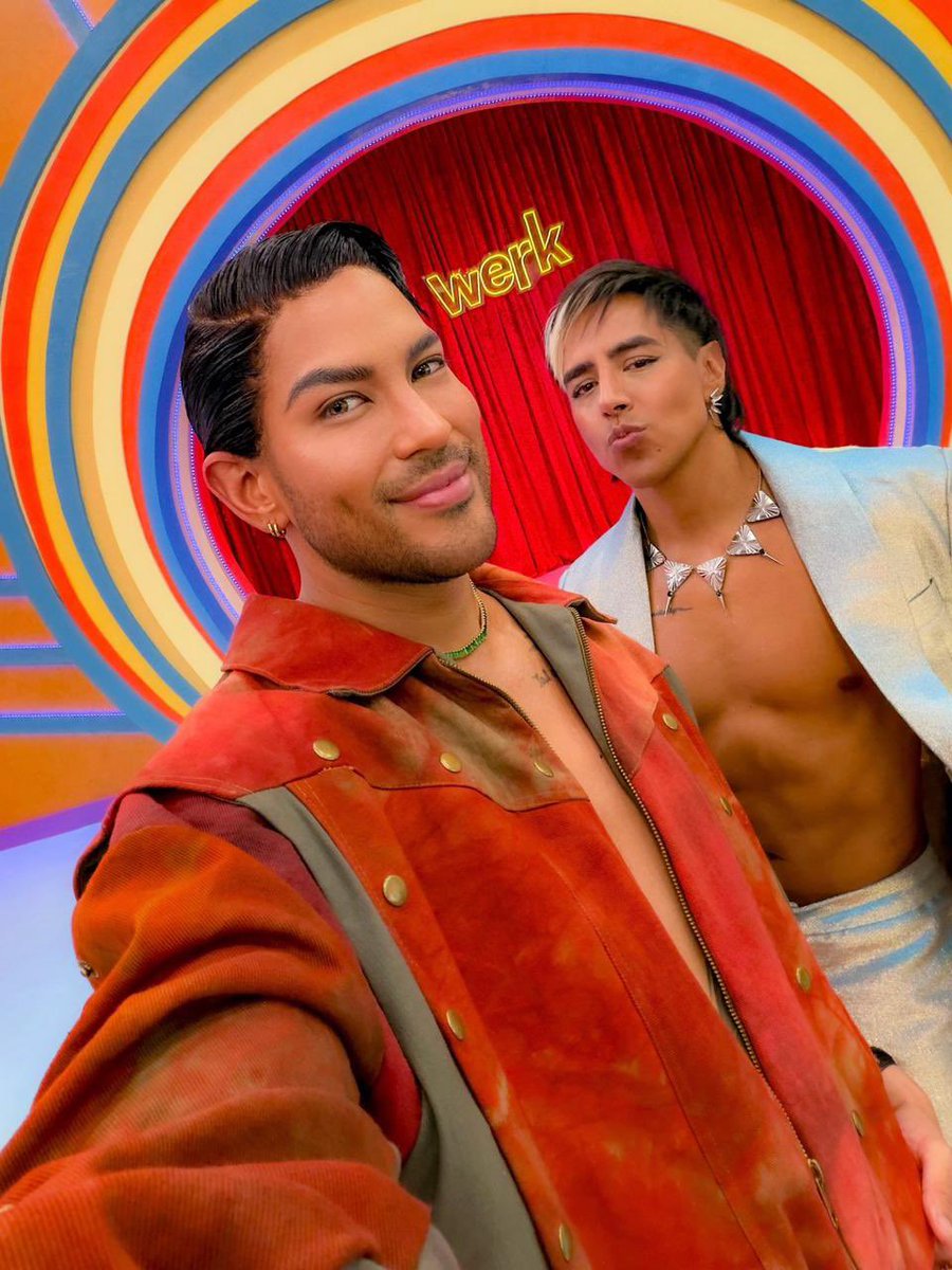 DragRaceMexico's tweet photo. ¡Muñecas, holi! 🇲🇽 

Drag Race México: Latina Royale llega a @wowpresentsplus. ¡Pendientes! 🔥 

#DragRaceMexico @LaLolitaBanana @taigabrava https://t.co/luHVhViOgA