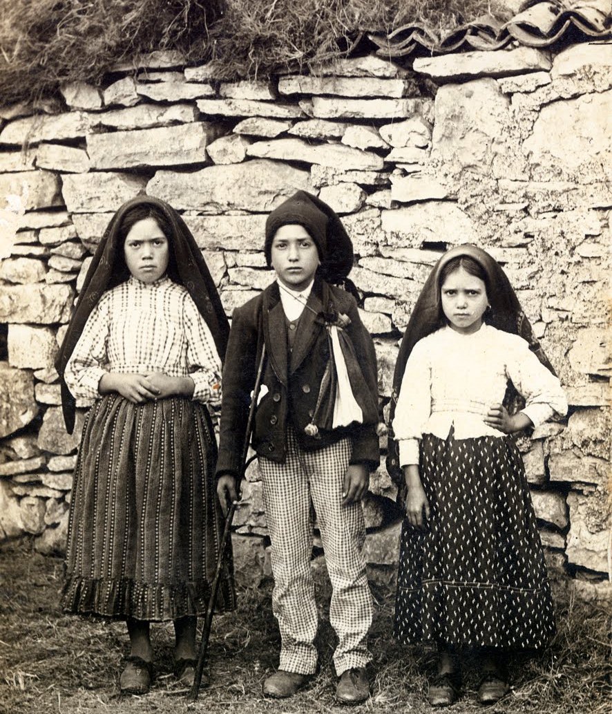Santos Jacinta y Francisco Marto, videntes de #Fátima – 20 de febrero

Los santos, no mártires, más jóvenes; vieron a la Virgen en varias ocasiones entre el 13 de mayo y el 13 de octubre de 1917 en Cova de Iría, cerca de Ajustrel y de Fátima, en Portugal.

primeroscristianos.com/historia-de-lo…