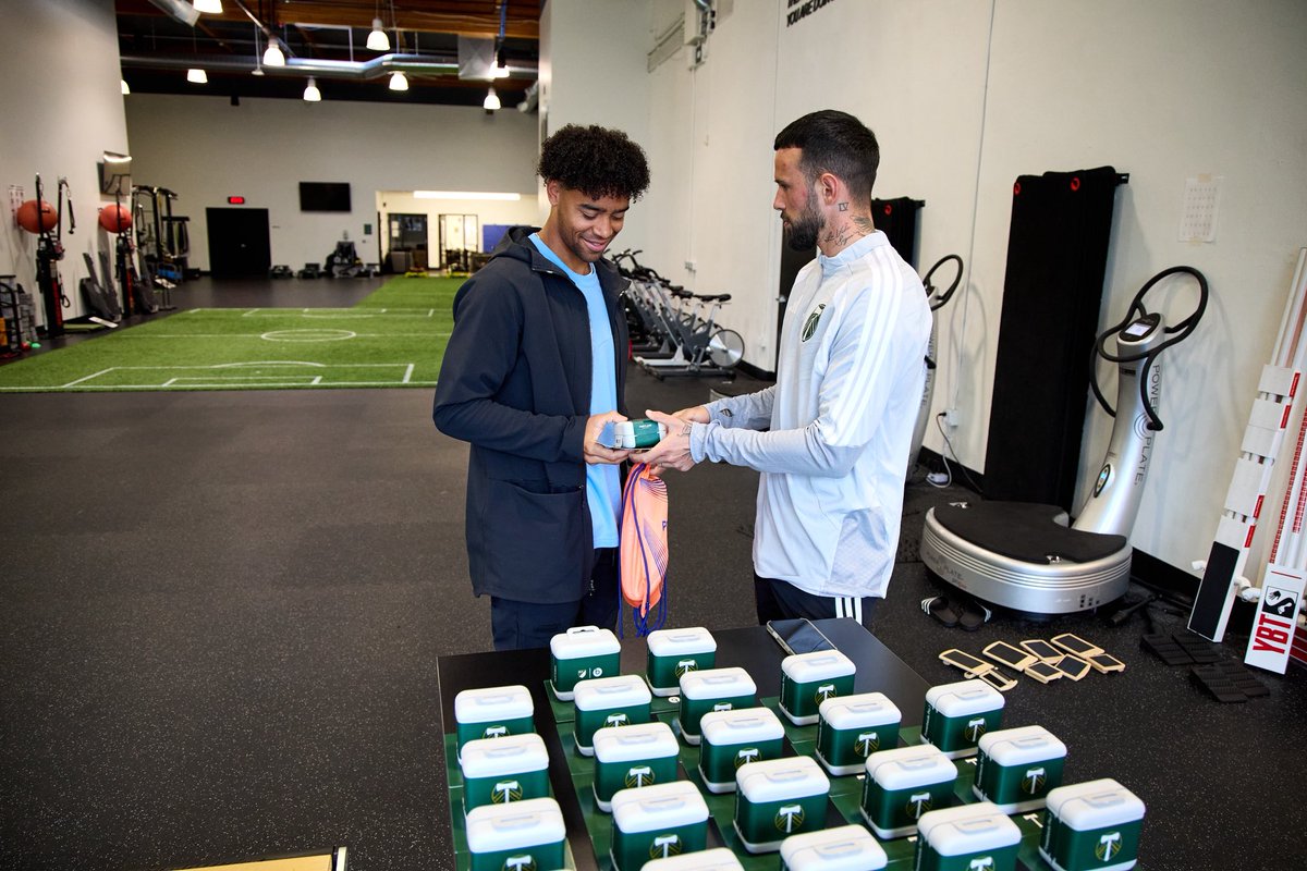 TimbersFC's tweet photo. Starting the season without skipping a beat 💯 

Kristoffer hooked the boys up with some @beatsbydre before the season kicks off 🔜 https://t.co/poqA9wW8SB