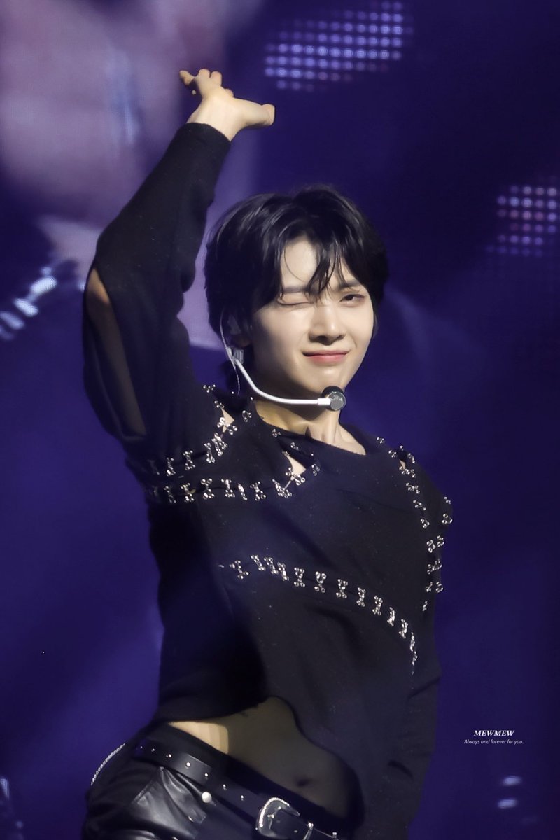 mashuᰔ tweet media