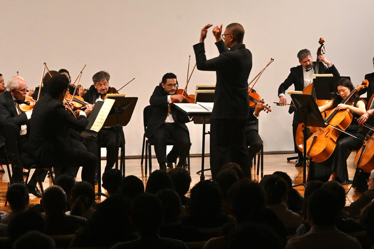 OCBA_MX's tweet photo. El jueves pasado el público vibró con nuestro #Programa2.
Dirección inspirada de Rodrigo Cadet y violonchelo sublime de Miguel Ángel Villeda. Un programa cautivador lleno de belleza.
¡Lo repetimos mañana, a las 12 h, en el Pabellón del @jardinescenico, entrada libre! https://t.co/GtOH7kkRKJ