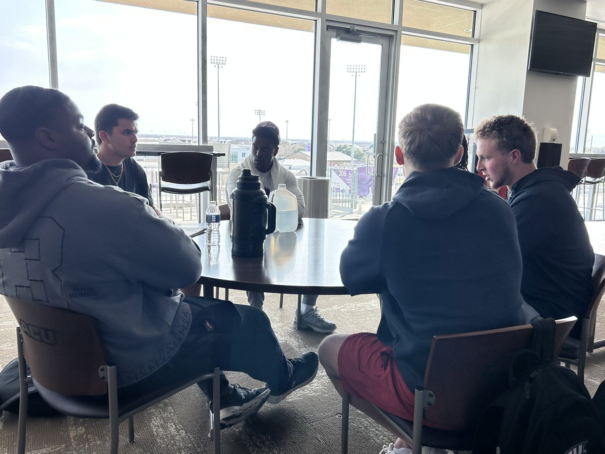 ACU_FB_Video's tweet photo. Learning from each other to make the team stronger!
@ACUFootball @ACUstrength #CDT #WeakThingsBreak #GoWildcats #Scratchemcats https://t.co/OafI1qYE9k