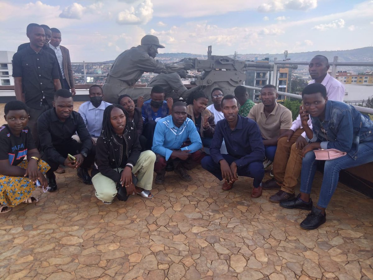 Amateka arigisha, Urubyiruko rukayigiraho. 
<a href="/NYC_Muyira/">NYC Muyira</a> bakoze urugendo rwo gusura <a href="/Kigali_Memorial/">Kigali Genocide Memorial</a>, rwibuka kandi rwunamira inzirakarengane.
Bakomereje ku #CND , aharanzwe n’amateka y’urugamba rwo guhagarika Jenoside no kubohora Igihugu. Dusigasire ukuri tunimakaza ubumwe. ✊🏾🇷🇼
