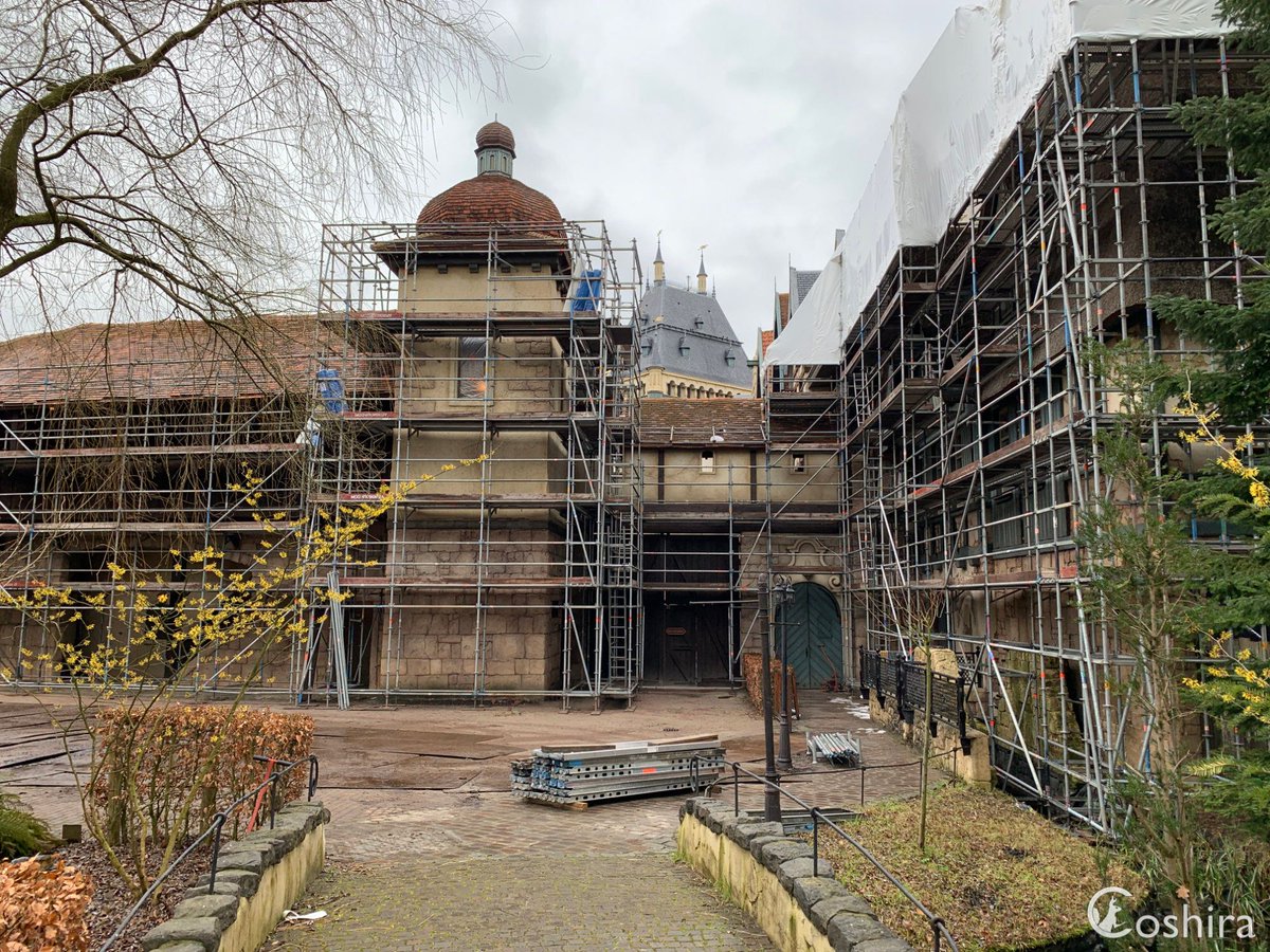 Coshira_'s tweet photo. Het waterrad is weg bij (Het Wapen van) Raveleijn.

#Efteling #Waterrad #Raveleijn https://t.co/deVSVvgRSW