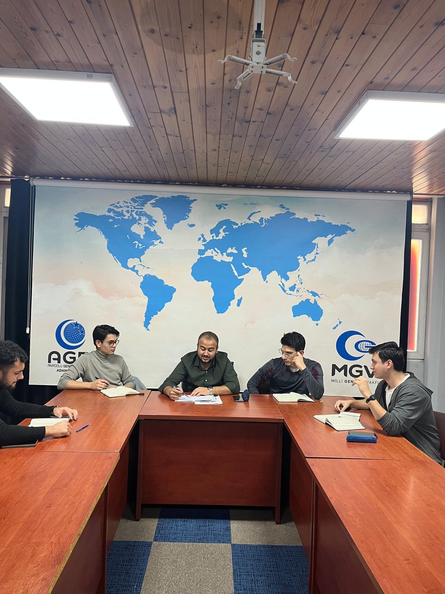 Cihanda bahar hak gelince başlar.

AGD İstanbul Üniversitesi İktisat Fakültesi olarak, Bahar Dönemi Planlama Kampımızı Adana'da tamamladık. Bu buluşmada yeni dönemin stratejilerini belirleyerek, yerleşkemizde yürüteceğimiz çalışmaların yol haritasını çizdik.