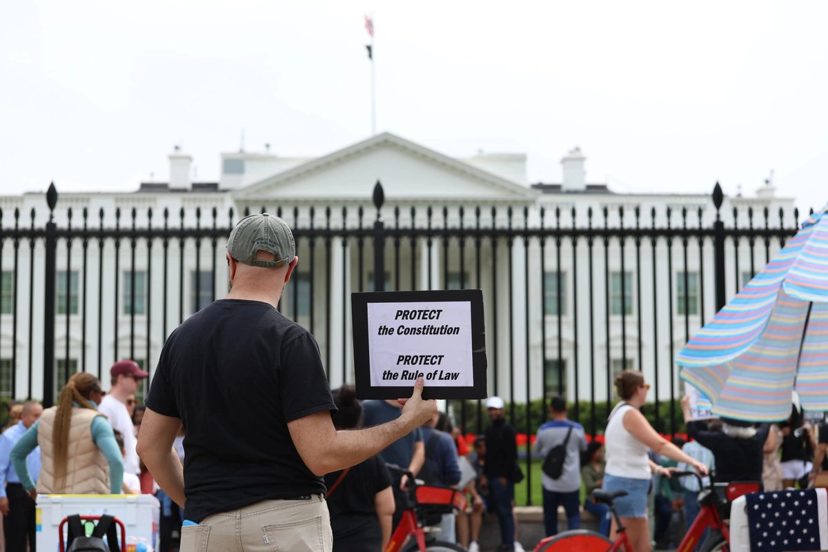 PhosWealthUS's tweet photo. The Supreme Court's rejection of Trump's tariff policy does not end trade tensions. The U.S. government can still employ other measures, and Canada will continue to face sectoral tariffs on steel, aluminum, automobiles, and forest products. https://t.co/2ArRlpwXnI