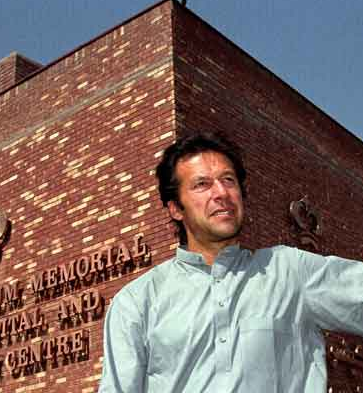 thiswaseem's tweet image. You spend a lifetime serving your country, achieving the unthinkable in every field you touch. But the moment you step out of line, hundreds of cases are piled onto you, and you’re thrown into a jail cell to die a painful death. Welcome to Pakistan.